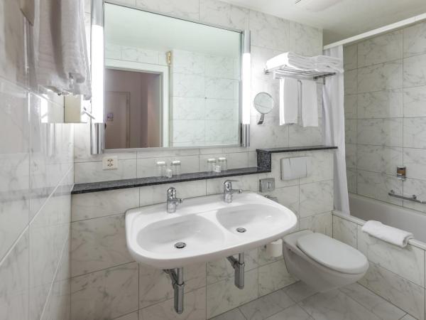 Altstadt Hotel Krone Luzern : photo 7 de la chambre chambre quadruple