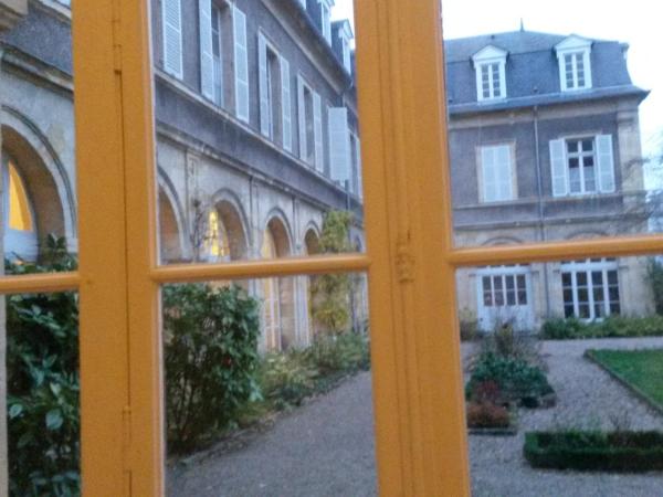 Espace Bernadette Soubirous Nevers : photo 3 de la chambre chambre simple avec salle de bains commune