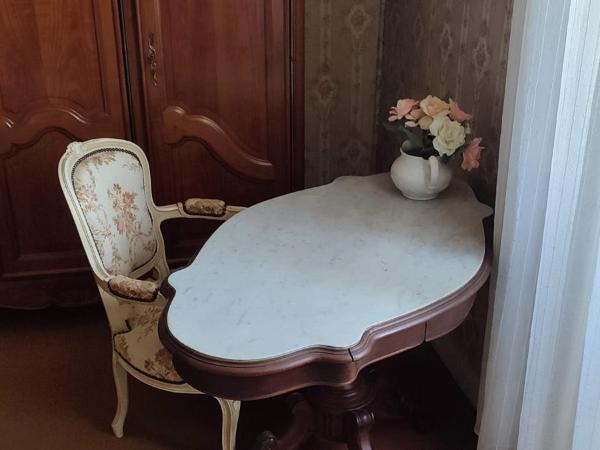 Les Terrasses d'Angoulême : photo 2 de la chambre chambre familiale - vue sur jardin