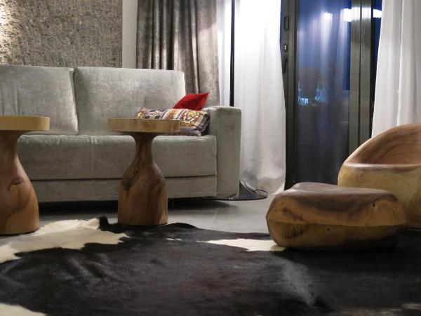 Hotel im Bunker : photo 3 de la chambre studio supérieur avec terrasse et jardin