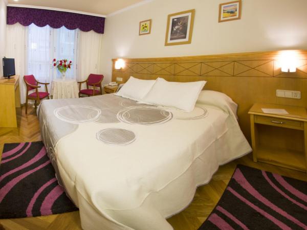 Hotel Cristal 2 : photo 2 de la chambre chambre double avec baignoire spa