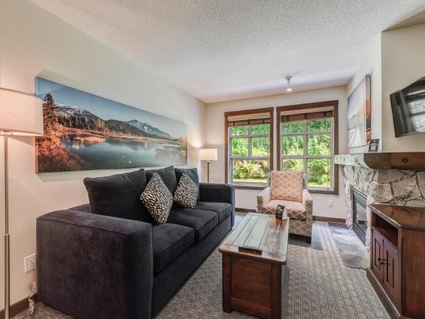 Blackcomb Springs Suites by CLIQUE : photo 6 de la chambre studio avec cuisine complète