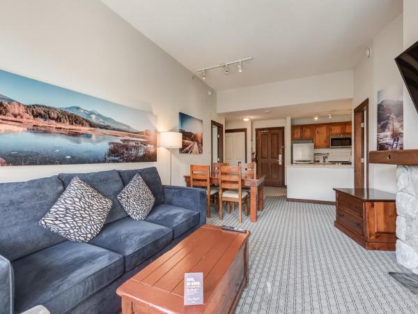 Blackcomb Springs Suites by CLIQUE : photo 3 de la chambre suite 2 chambres avec cuisine entièrement Équipée - côté piste