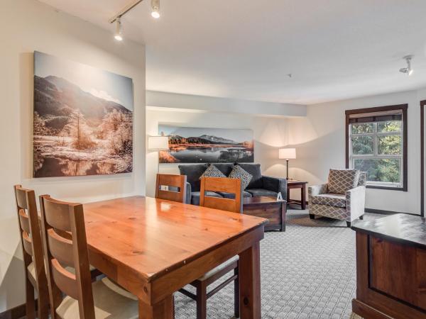 Blackcomb Springs Suites by CLIQUE : photo 1 de la chambre suite 1 chambre lit queen-size avec cuisine entièrement Équipée - accessible aux personnes à mobilité réduite