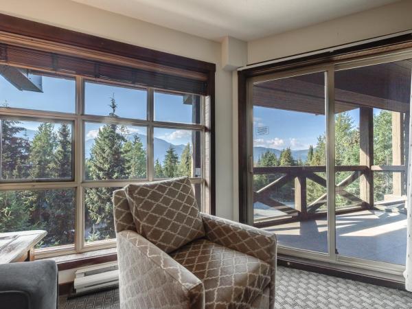 Blackcomb Springs Suites by CLIQUE : photo 4 de la chambre suite avec cuisine entièrement Équipée - vue sur montagne