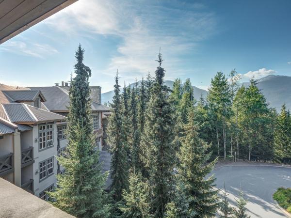 Blackcomb Springs Suites by CLIQUE : photo 7 de la chambre suite avec cuisine entièrement Équipée - vue sur montagne