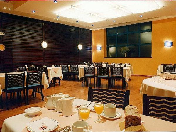 Hôtel Restaurant l'Hirondelle : photo 5 de la chambre chambre lits jumeaux villa mimosa