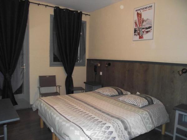 Hotel Valérie : photo 3 de la chambre chambre double sud - vue sur montagne