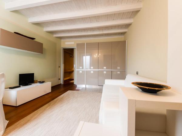 Vip Bergamo Apartments : photo 2 de la chambre appartement 1 chambre deluxe - vue sur ville