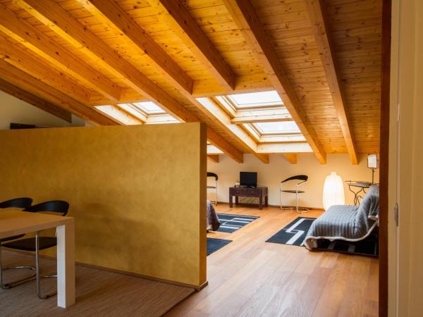 Vip Bergamo Apartments : photo 2 de la chambre studio avec terrasse