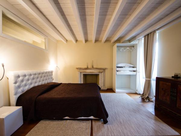 Vip Bergamo Apartments : photo 2 de la chambre appartement 1 chambre supérieur avec vue sur la ville