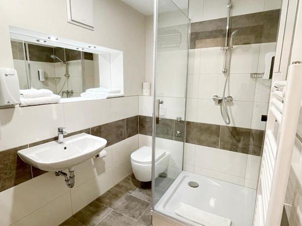 Ata Hotel - Self Check-in : photo 8 de la chambre chambre double ou lits jumeaux