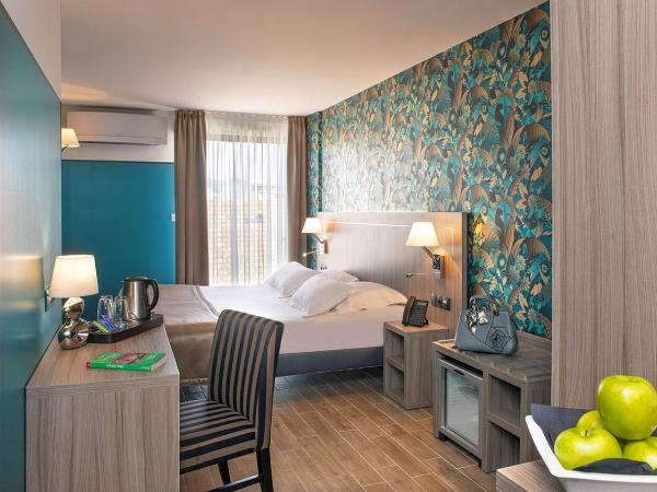 Unique Hôtel Résidence & Spa : photo 2 de la chambre chambre double ou lits jumeaux standard