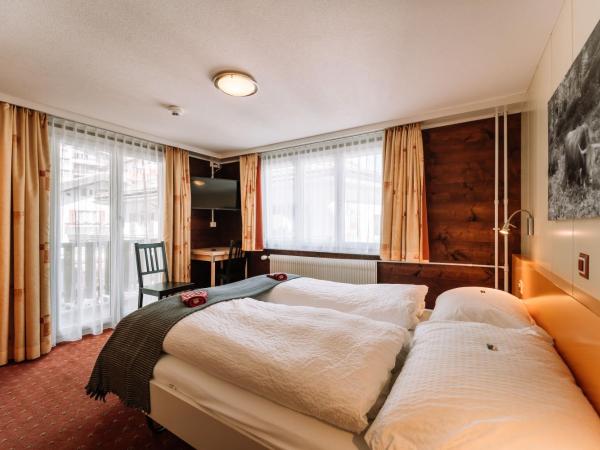 Hotel Les Amis : photo 4 de la chambre chambre double avec balcon