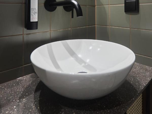 Cocoon Salzburg : photo 7 de la chambre chambre lits jumeaux avec baignoire (lits jumeaux)