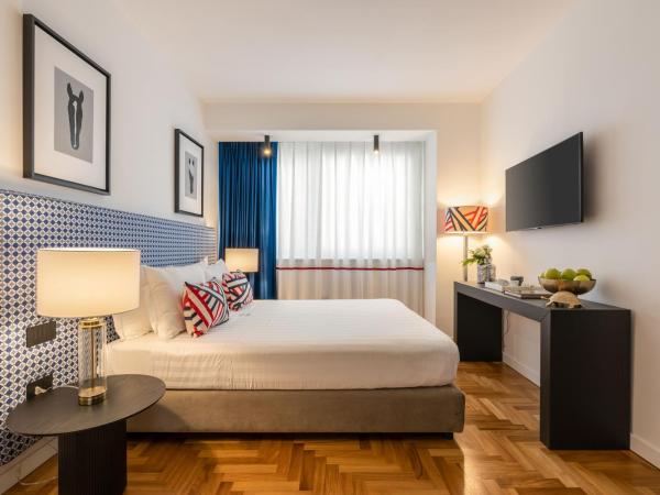 Le Mummarelle Napoli : photo 3 de la chambre standard king room – via santa lucia 20