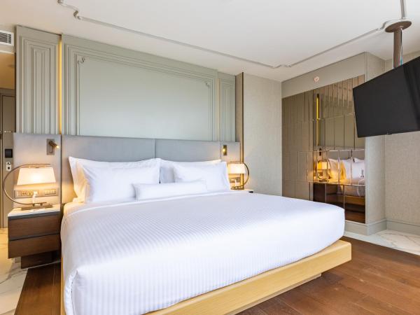 Stayso The House Hotel : photo 2 de la chambre suite junior avec terrasse