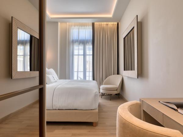 Grand Hotel Kalamata : photo 2 de la chambre chambre double avec balcon