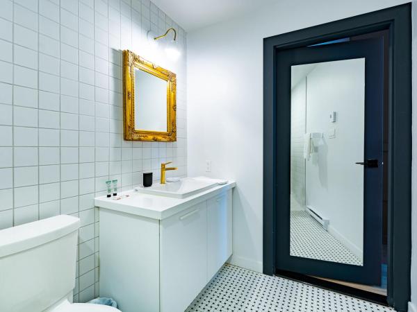 Hôtel du Jardin - Par Les Lofts Vieux-Québec : photo 2 de la chambre chambre lit queen-size - vue sur ville