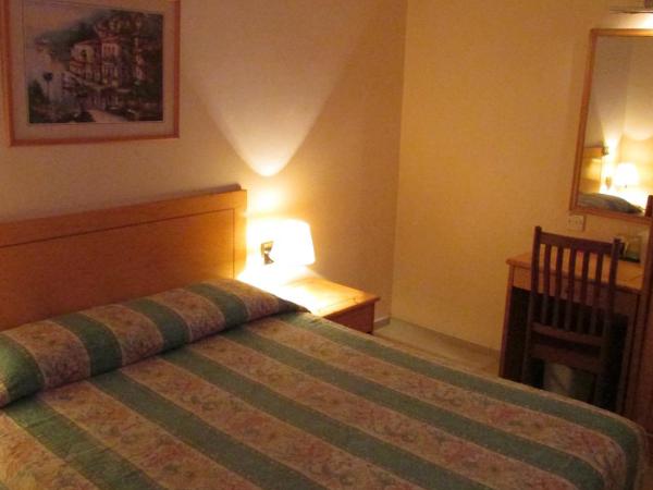 New Orchid Hotel : photo 2 de la chambre chambre standard lit queen-size