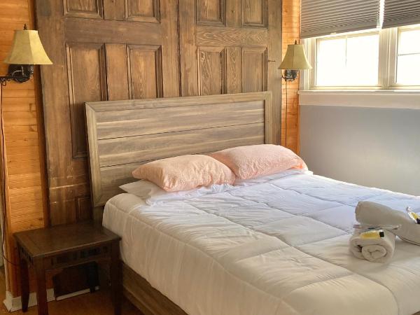 Madame Isabelle's House : photo 1 de la chambre chambre double avec salle de bains privative