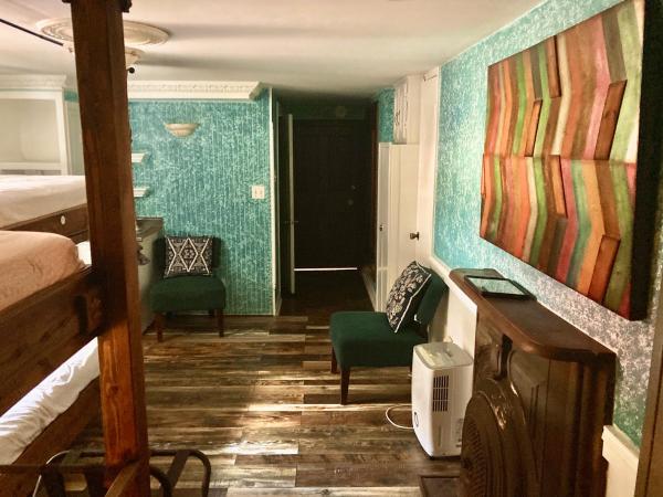 Madame Isabelle's House : photo 3 de la chambre lit dans dortoir pour femmes de 8 lits avec salle de bains privative