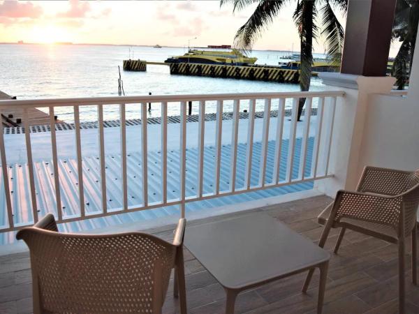 Bartolome Oceanfront Suites : photo 3 de la chambre chambre double deluxe avec balcon