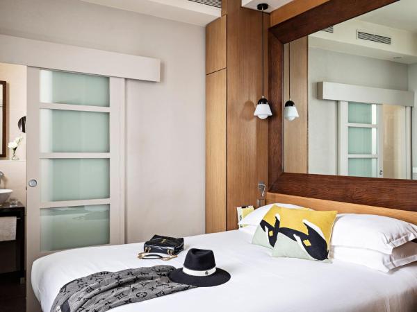 Holiday Inn Paris Palais de l'Elysée, an IHG Hotel : photo 4 de la chambre chambre standard