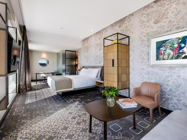 InterContinental Perth City Centre, an IHG Hotel : photo 3 de la chambre junior king suite with cityscape view - club lounge access