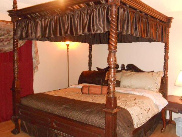 Alla's Historical Bed and Breakfast, Spa and Cabana : photo 3 de la chambre maison 3 chambres