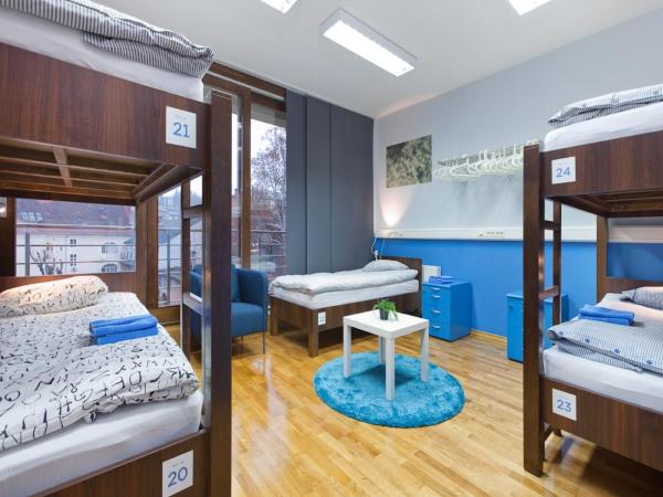 Hostel Bureau : photo 1 de la chambre lit dans dortoir mixte de 5 lits