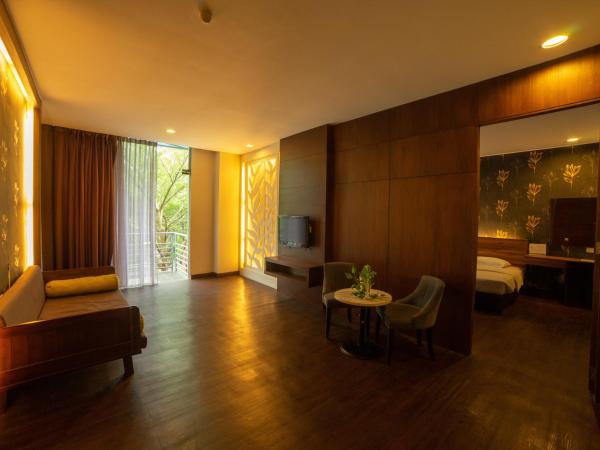 Waterfront Boutique Hotel : photo 2 de la chambre suite avec balcon
