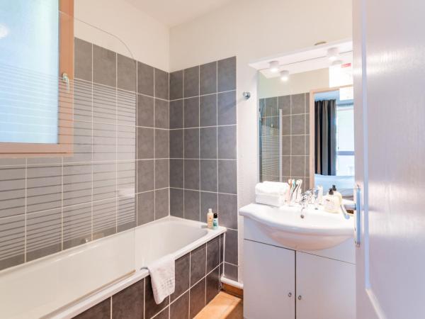 Cerise Carcassonne Sud : photo 10 de la chambre superior family apartment with kitchenette