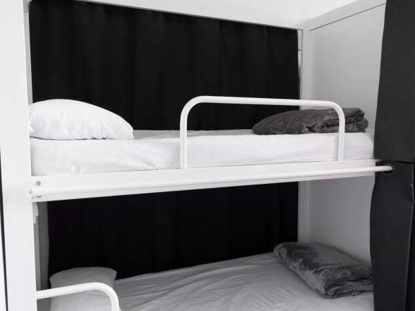 Kabul Party Hostel Barcelona : photo 3 de la chambre lit dans dortoir mixte de 4 lits