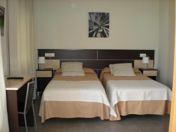 Hotel MR : photo 9 de la chambre chambre double ou lits jumeaux