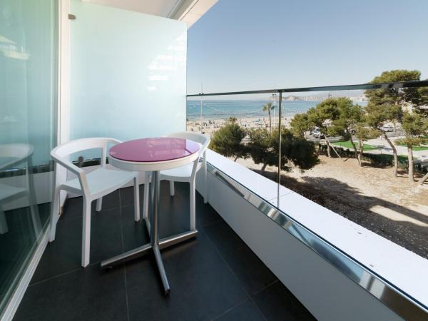 Hotel Brisa : photo 7 de la chambre chambre double ou lits jumeaux avec terrasse (1 - 2 lits) - vue latérale sur mer