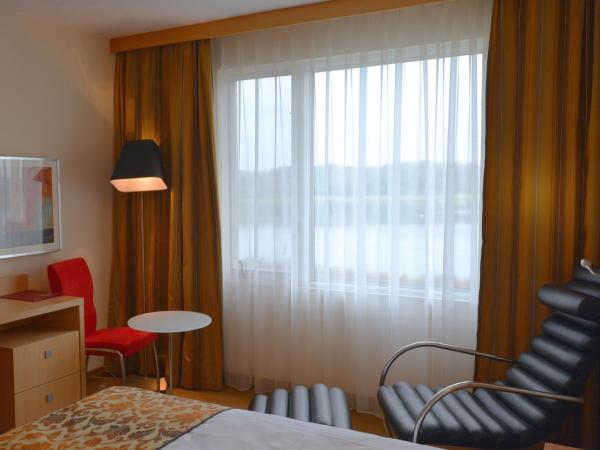 Hotel HP Park Poznań Malta Sport : photo 7 de la chambre chambre double supérieure - vue sur lac