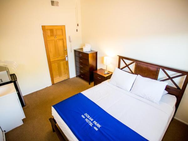 Ocean Park Hotel : photo 3 de la chambre chambre lit queen-size avec salle de bains commune - accessible aux personnes à mobilité réduite