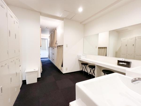 Osaka Nipponbashi EVISU HOSTEL エビスホステル : photo 8 de la chambre lit simple dans dortoir pour femmes