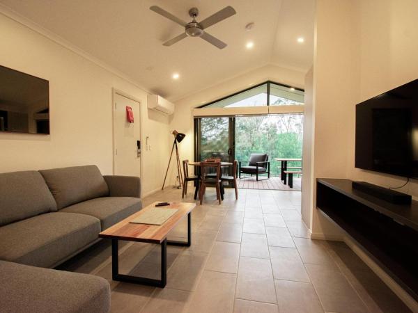 Alivio Tourist Park Canberra : photo 5 de la chambre boronia villa (2 bedroom with tesla charging station)