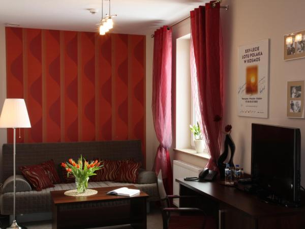 Hotel Kosmonauty Wrocław-Airport : photo 5 de la chambre appartement