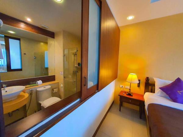 Goldenbell Hotel Chiangmai : photo 6 de la chambre chambre double supérieure