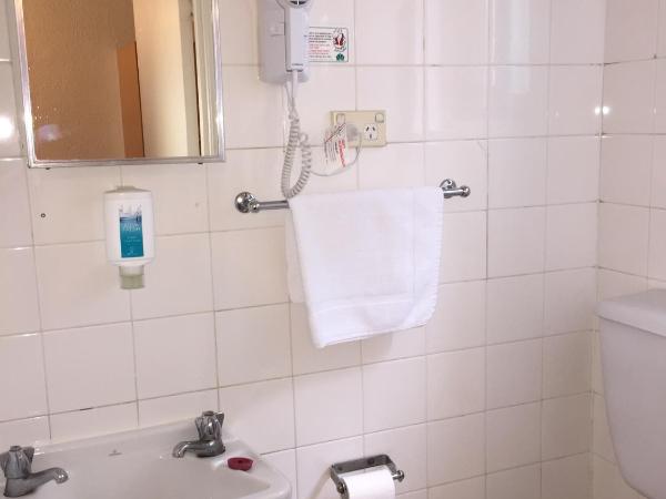 Tollgate Motel : photo 5 de la chambre chambre double standard avec baignoire balnéo