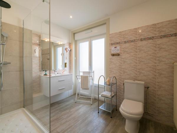 CERISE Royan - Le Grand Hôtel de la Plage : photo 8 de la chambre chambre double ou lits jumeaux - vue sur mer