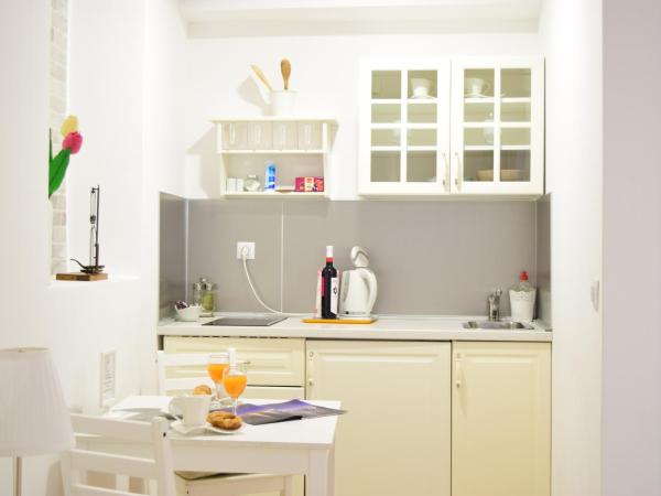 Rilati Old town Palace 2 : photo 10 de la chambre chambre double deluxe avec douche