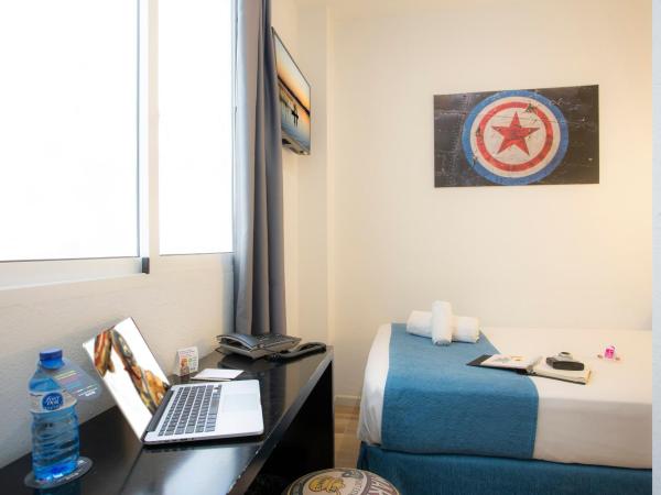 Casual Vintage Valencia : photo 5 de la chambre petite chambre intérieure simple