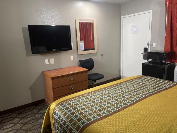 Super 7 Inn : photo 2 de la chambre chambre lit king-size