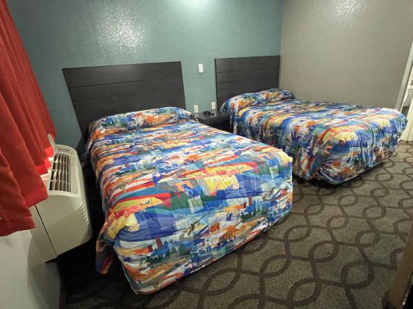 Super 7 Inn : photo 3 de la chambre chambre double avec 2 lits doubles
