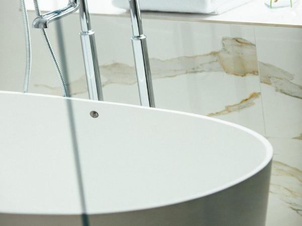 Kimpton Hotel Monaco Pittsburgh, an IHG Hotel : photo 5 de la chambre chambre lit king-size premium avec baignoire et douche à l'italienne