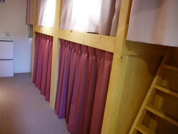 USJに一番近いゲストハウス J-Hoppers Osaka Universal : photo 8 de la chambre lit dans dortoir pour femmes de 8 lits (réservé aux adultes) 